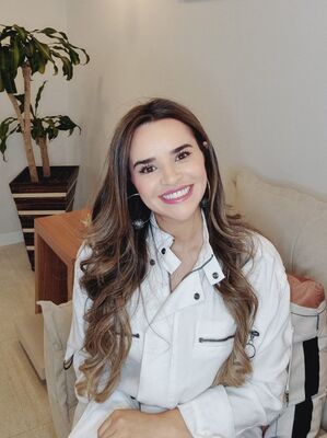 Dra. Jociene Andrade - Especialista em estética facial